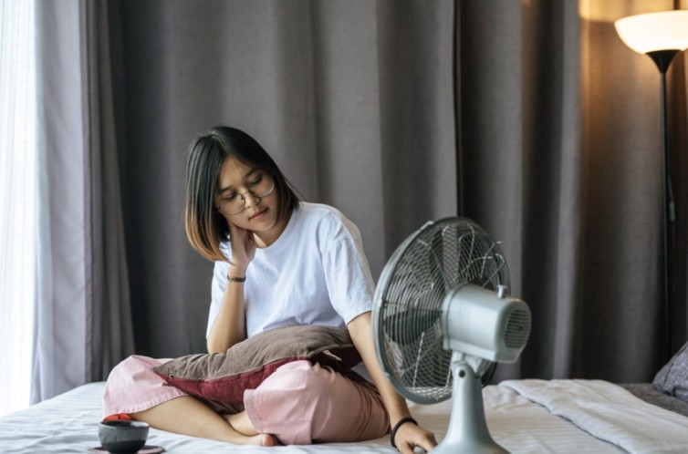 How to Survive the Australian Summer Heat: Your Guide to December Weather